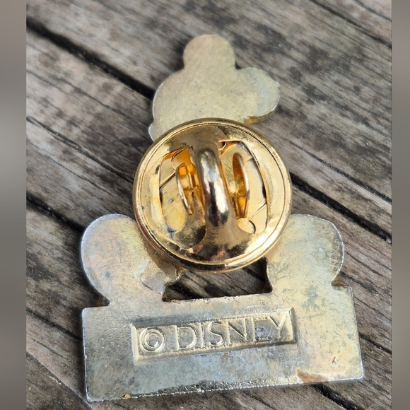 Mickey Mouse Enamel Pin - Picture 5 of 16